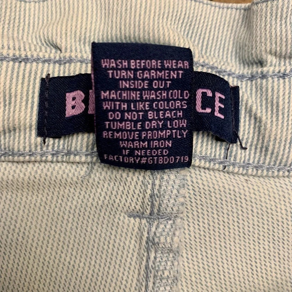 Blue Spice High Waisted blue jean shorts, with tie front belt. Size 9 Ju… - Picture 5 of 5